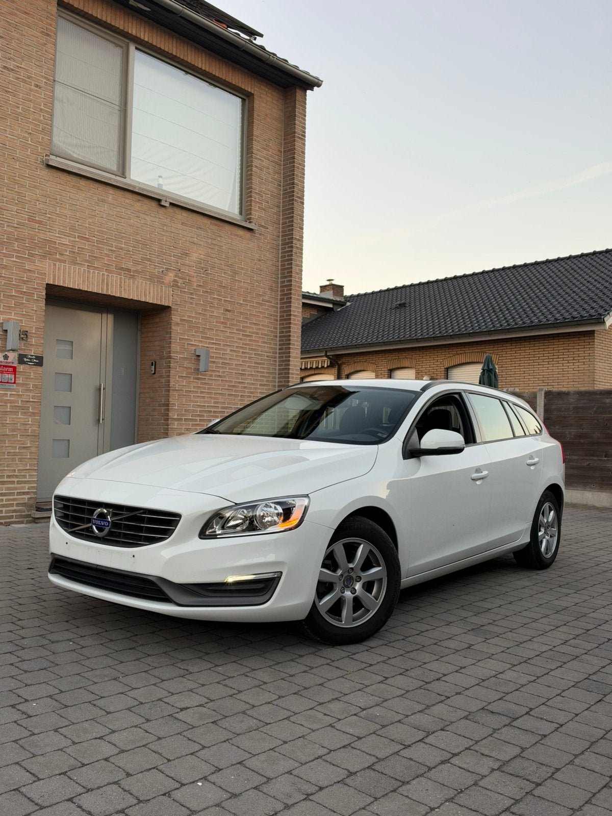 Volvo V60 T3 Automaat 150PK | 54000KM!! | Prachtstaat, Autos, Euro 5, Achat, 110 kW, Entretenue par le concessionnaire