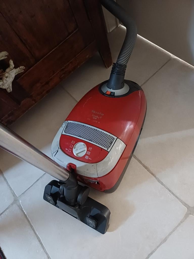 Rode miele stofzuiger cat & dog 5000, 2200 Watt, EIND MEI !, Ophalen, Stofzuiger