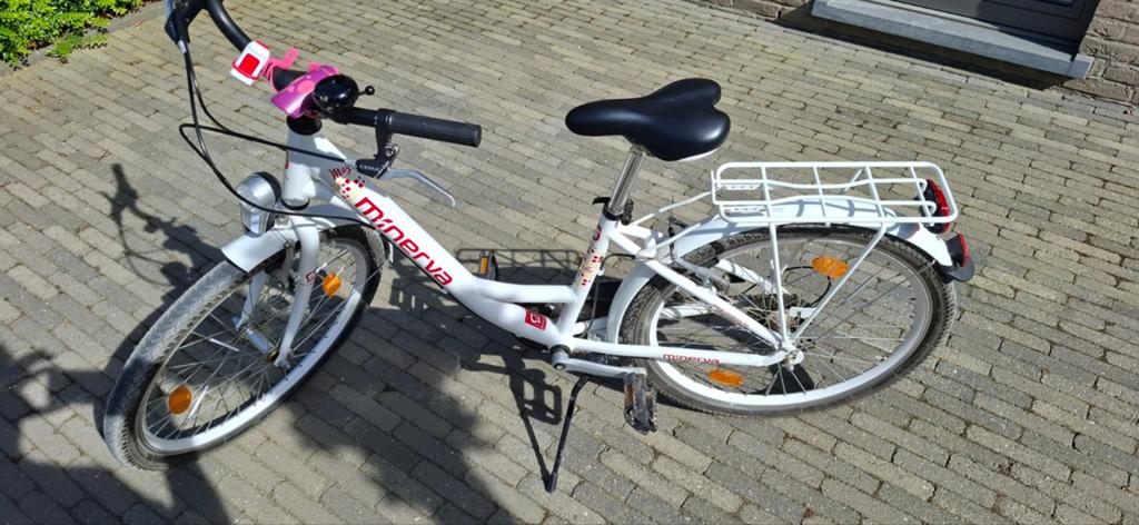 Vélo Minerva (marque belge) pour fille, 24 pouces, blanc, Enlèvement, Vitesses