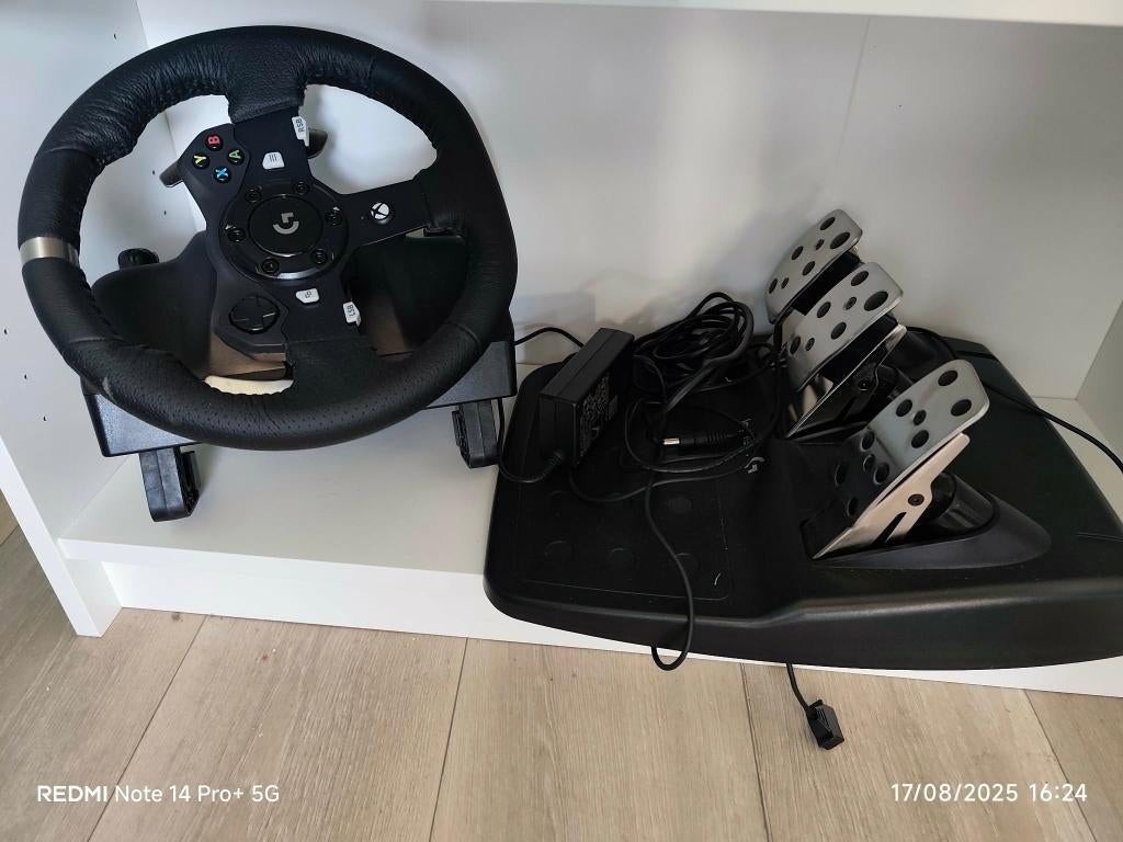 Volant Logitech G920 comme neuf, Enlèvement, Comme neuf, Volant ou Accessoire de sport, Xbox Series S