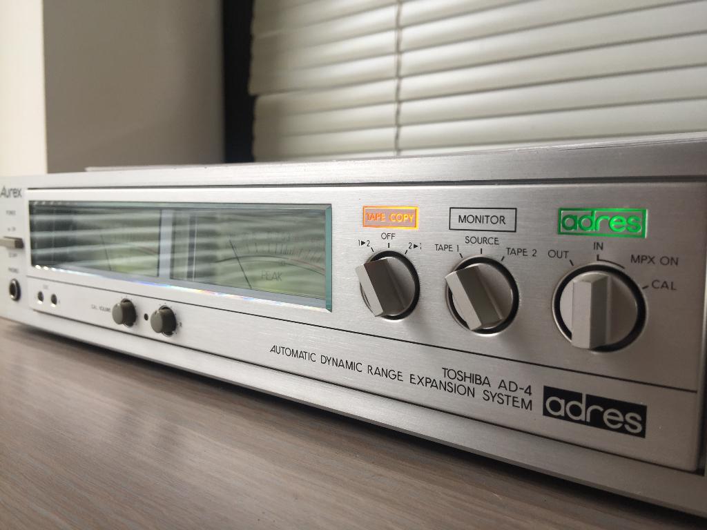 Aurex-Toshiba AD-4 noise reduction system, Audio, Tv en Foto, Ophalen, Enkel