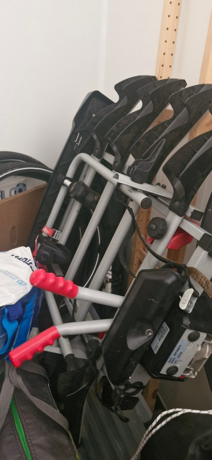 Fietsrek op trekhaak voor 4 fietsen., Ophalen