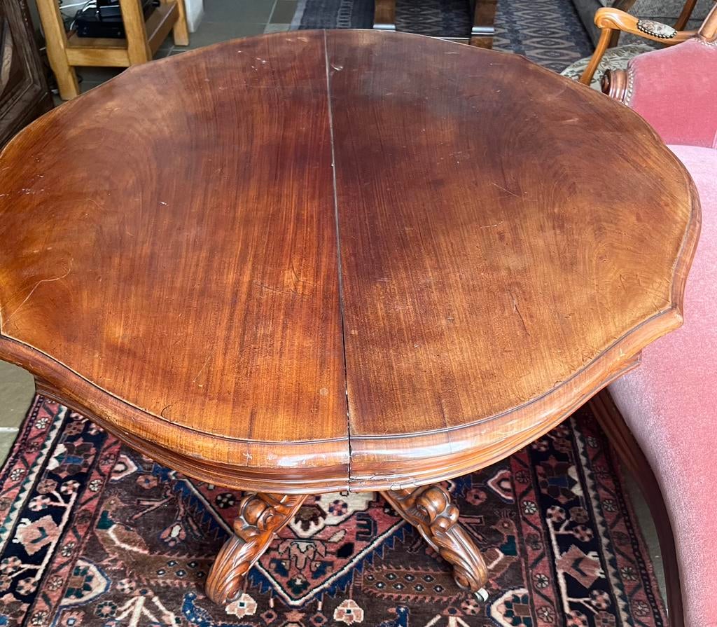 Table ovale en chêne, Enlèvement