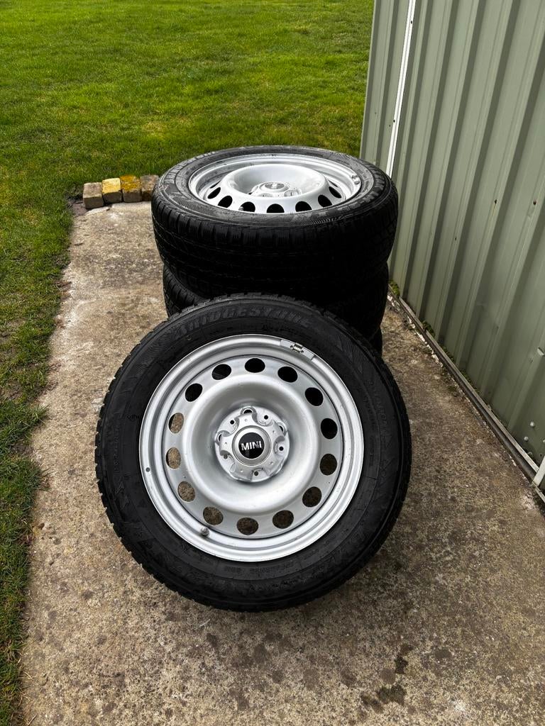 4 pneus d'hiver avec jante en très bon état, 195/60 R16, Pneus et Jantes, Pneus hiver, 16 pouces, Enlèvement