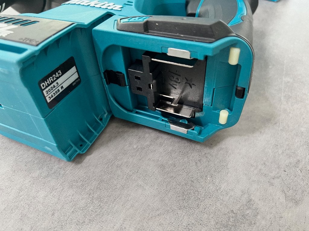 MAKITA 18V ACCU BOORHAMER DHR243Z SDS+ BRUSHLESS 2j KLOPBOOR, Bricolage & Construction, Briques, Enlèvement ou Envoi, Neuf, Autres types