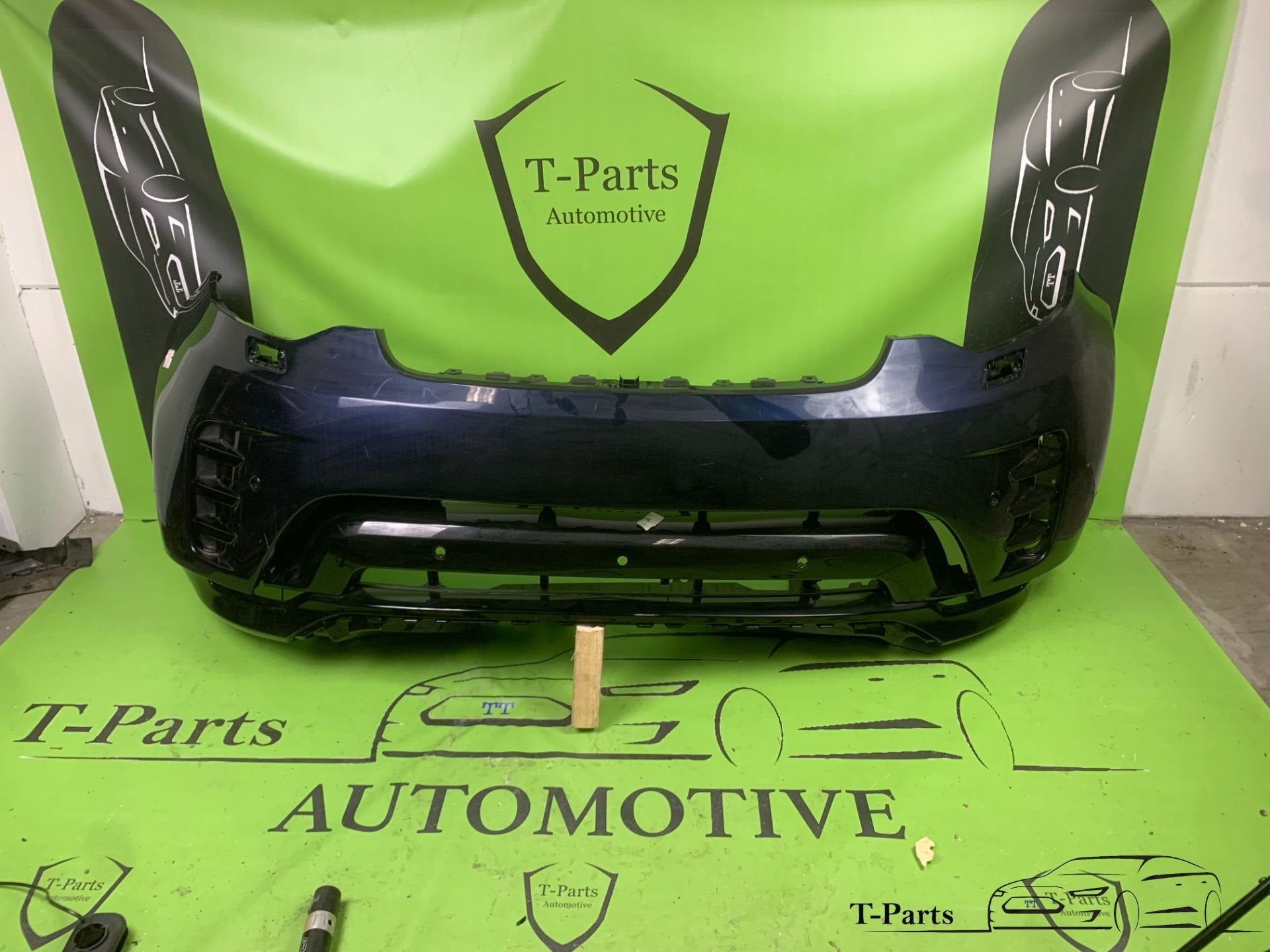 land rover discovery dynamic voorbumper bumper, Auto-onderdelen, Info@fabrikant.eu, Bumper, Fabrikantstraat 1
1000 AA  Amsterdam