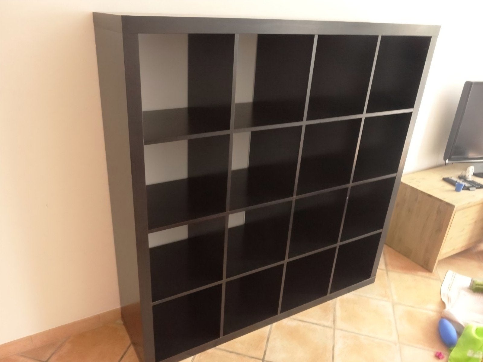 Étagères Expedit kallax Ikea noir, Enlèvement