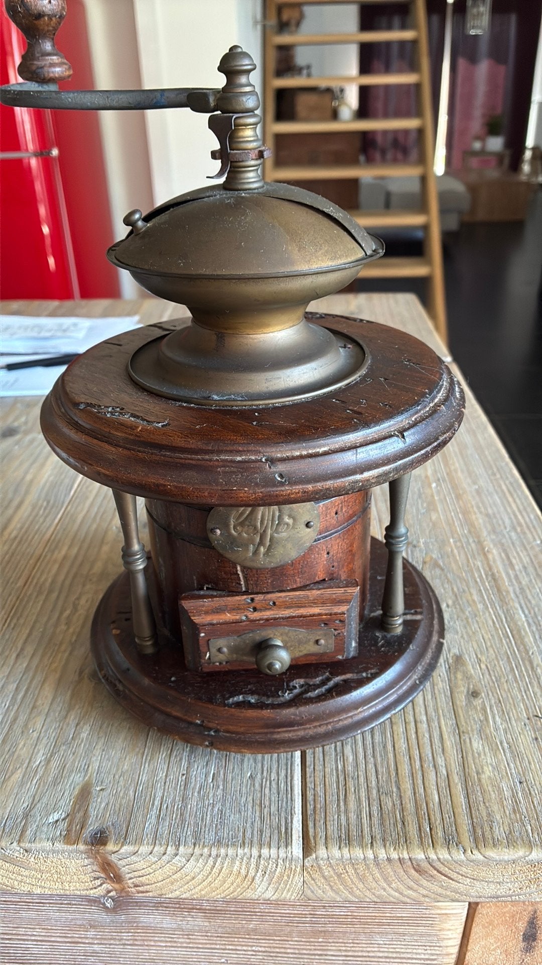 Moulin à café manuel en bois ancien — modèle spécial, Antiquités & Art, Enlèvement