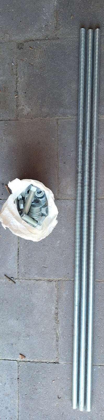 draadstangen met bijhorende moeren, Ophalen