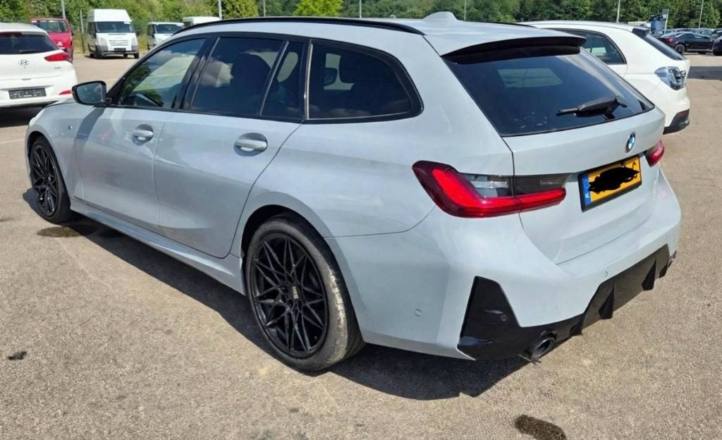bmw 3 serie 330i xDrive Touring M Sport 2024 schade, Auto's, Automaat, 1998 cc, 4 cilinders, Leder