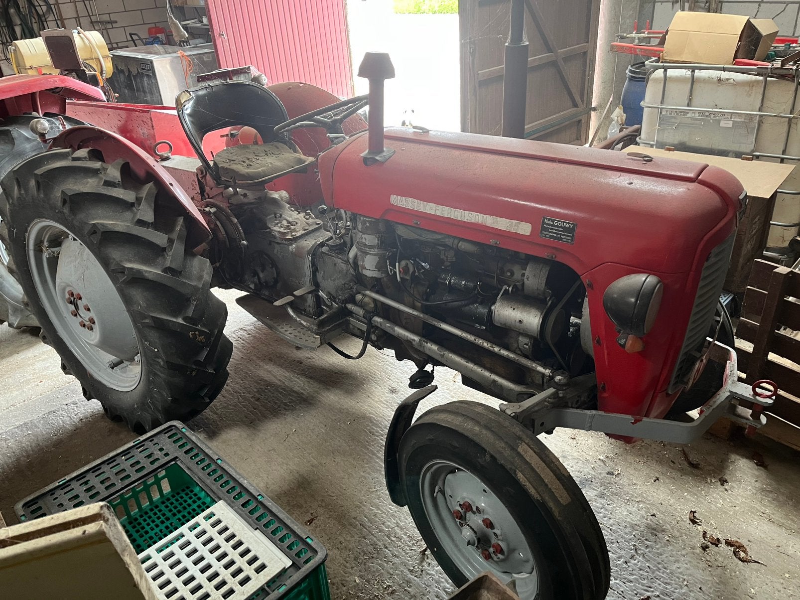 Massey-Ferguson 35, Enlèvement, Massey Ferguson