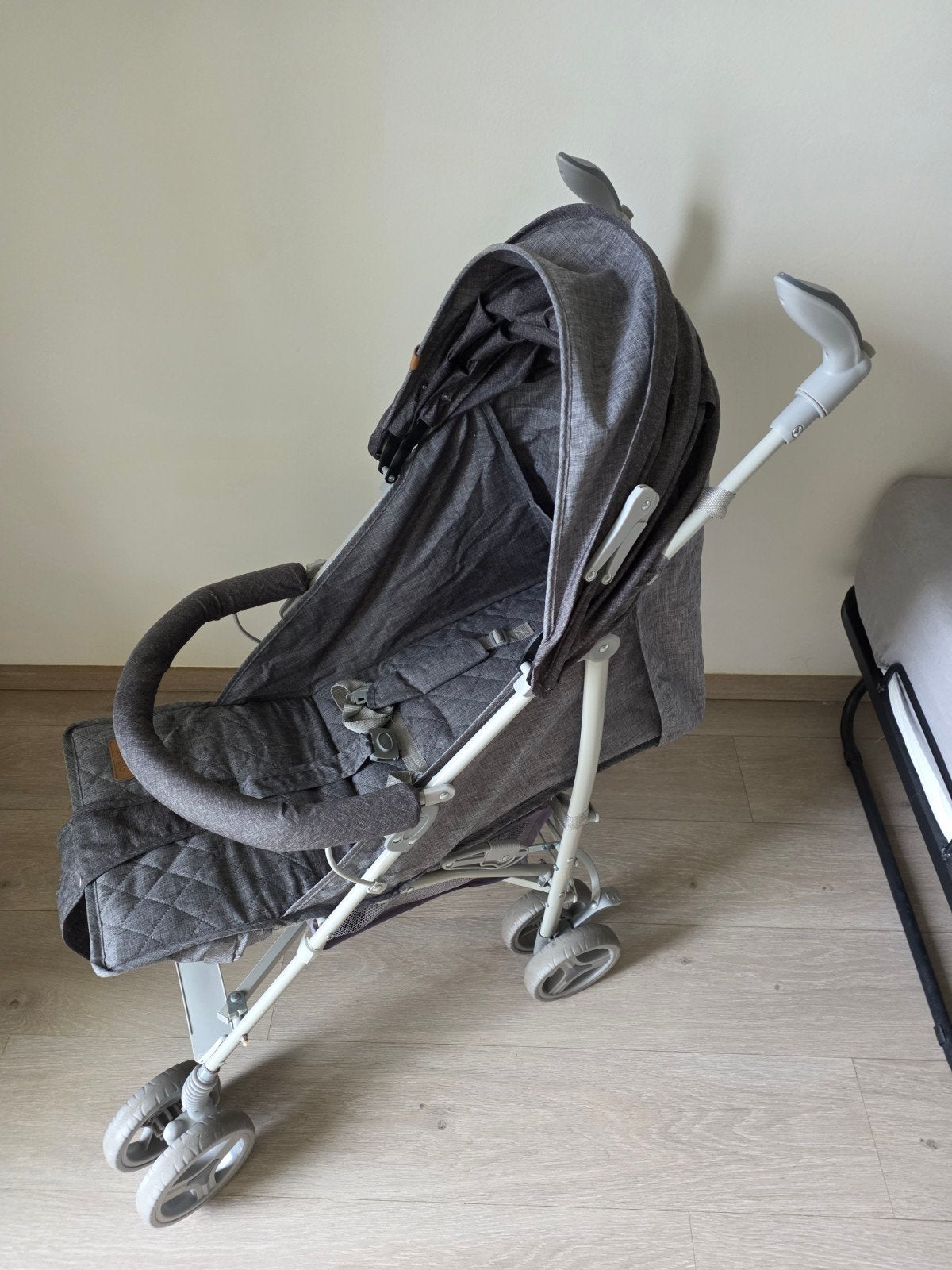 Buggy merk Lionelo, Enlèvement, Comme neuf, Protection de pluie