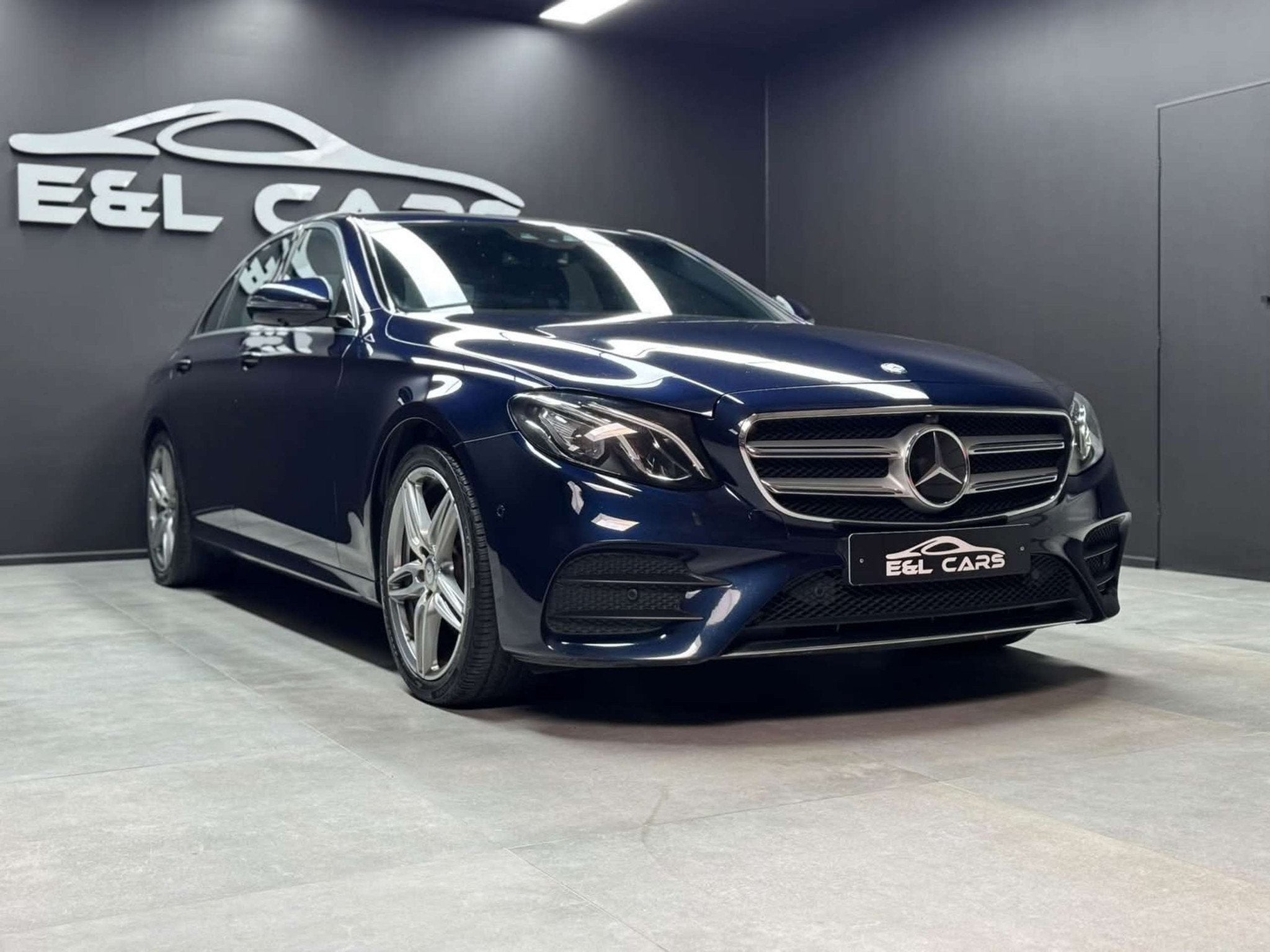 Mercedes-Benz E-Klasse 200 E 200 d Pack Amg *12 mois de gara, Autos, Achat, Entreprise, Alcantara, Noir