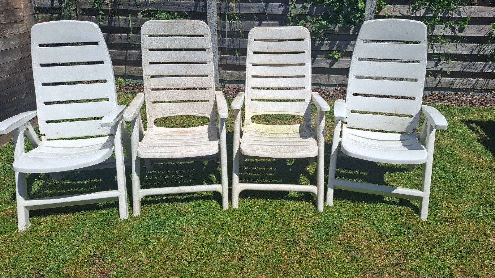 Gratis vier tuinstoelen, Ophalen