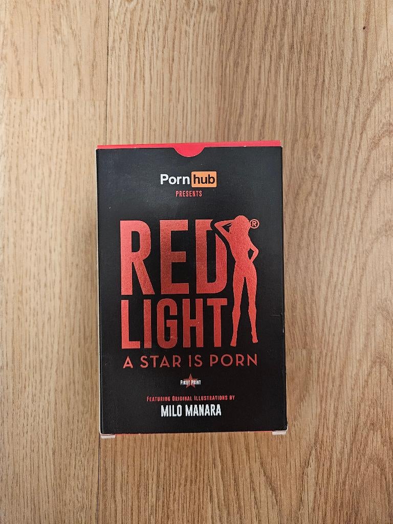 Red Light: A star is porn Cardgame, Hobby en Vrije tijd, Gezelschapsspellen | Bordspellen, Zo goed als nieuw, Een of twee spelers