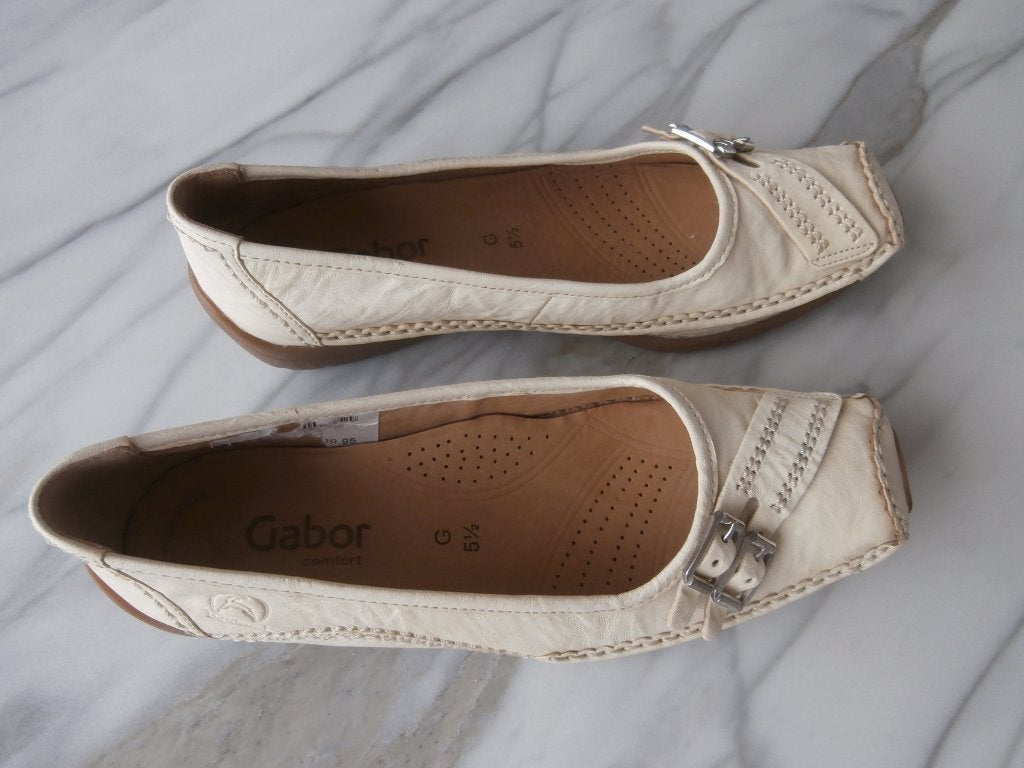 Damesschoenen merk GABOR Maat 38 kleur licht vanille € 14,95, Kleding | Dames, Schoenen met lage hakken, Overige kleuren, Gabor