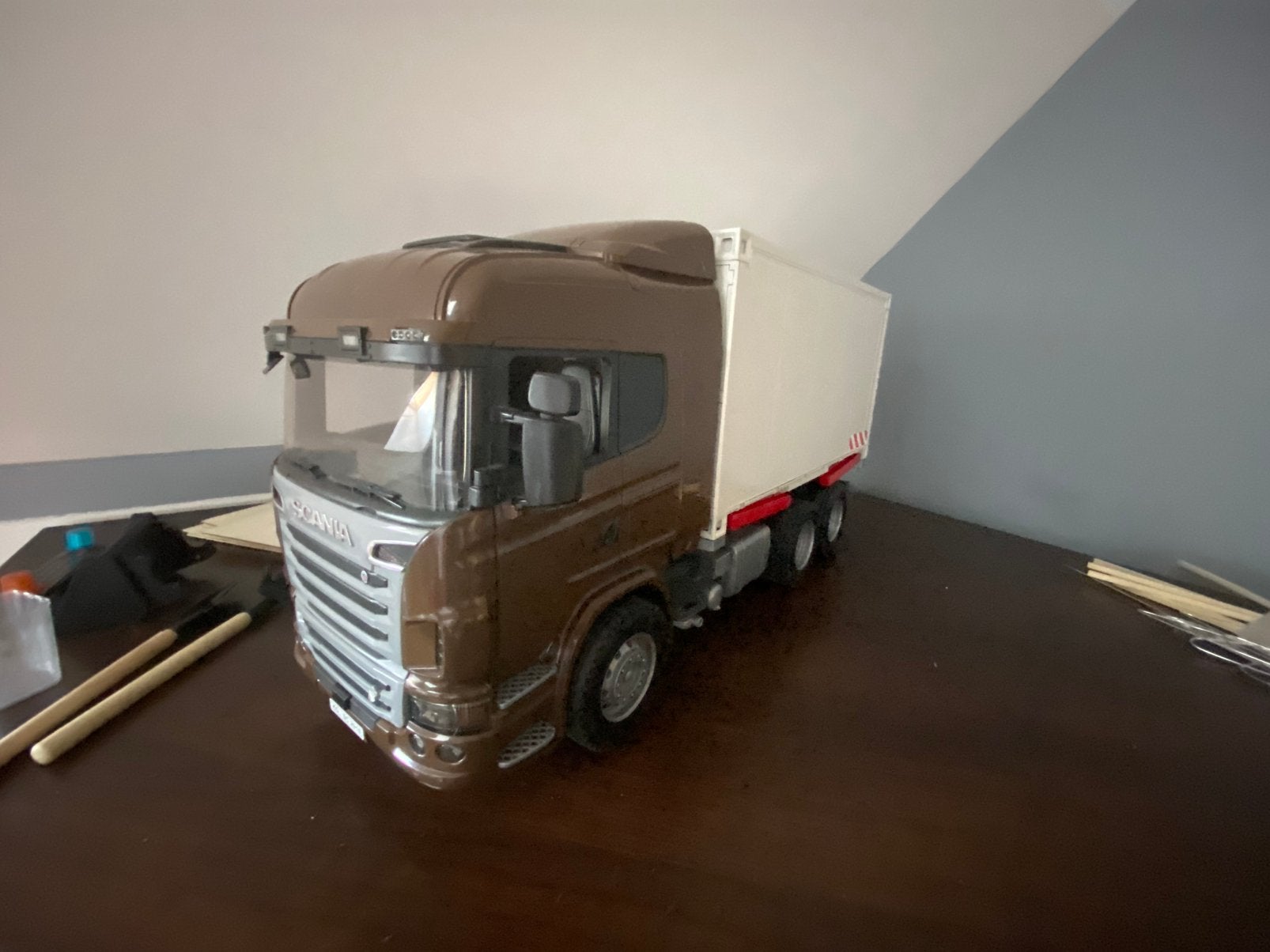 Camion bruder, Offres d'emploi