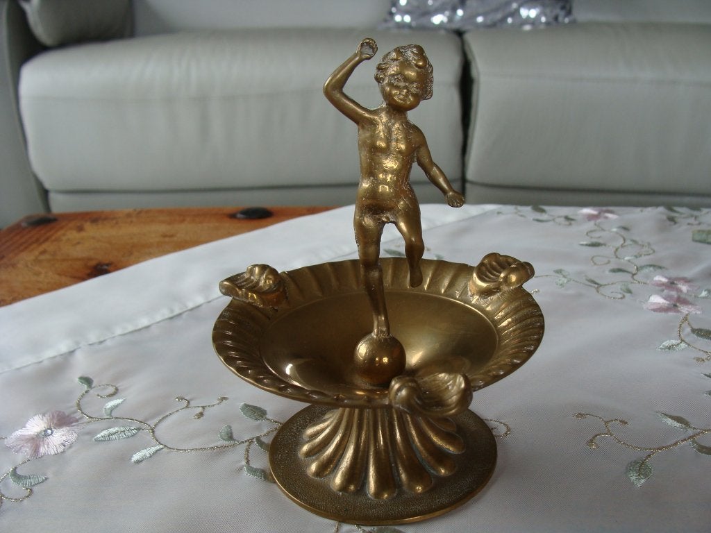 ancien cendrier sur pied en bronze martelé, vintage, Antiquités & Art, Enlèvement, Bronze