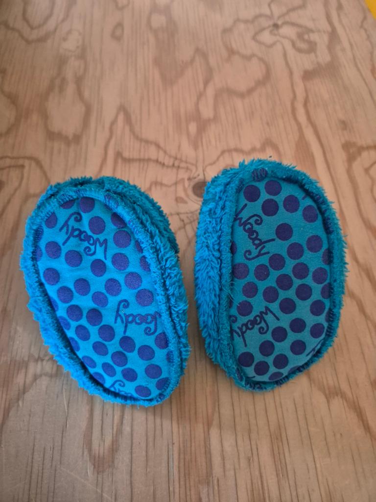 Blauwe sloffen / pantoffels van Woody voor 12-18 maanden, Kinderen en Baby's, Slofjes, Jongetje of Meisje, Ophalen of Verzenden