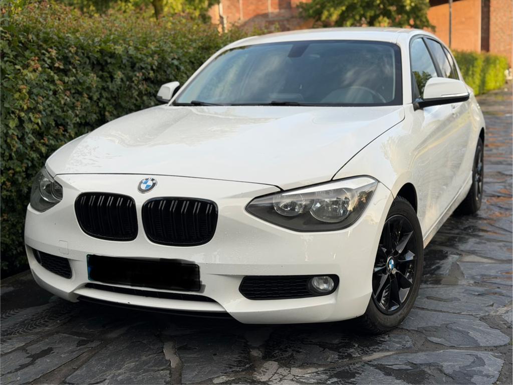 Bmw f20 114d / 2013 / Airco, Auto's, Zwart, 4 cilinders, Wit, Bedrijf
