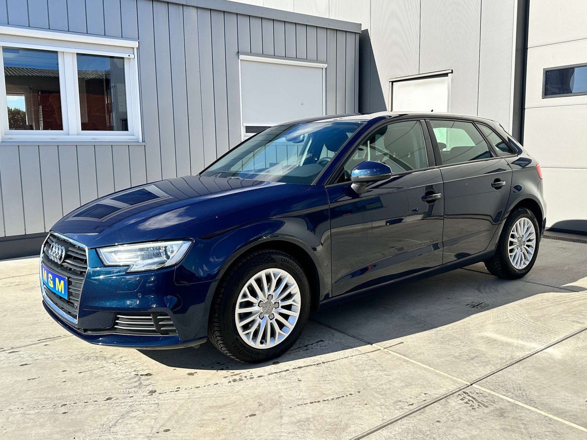 Audi A3 A3 Sportback 30 TFSI S tronic * 12M Garantie * A, Auto's, Automaat, Stof, Gebruikt, Blauw