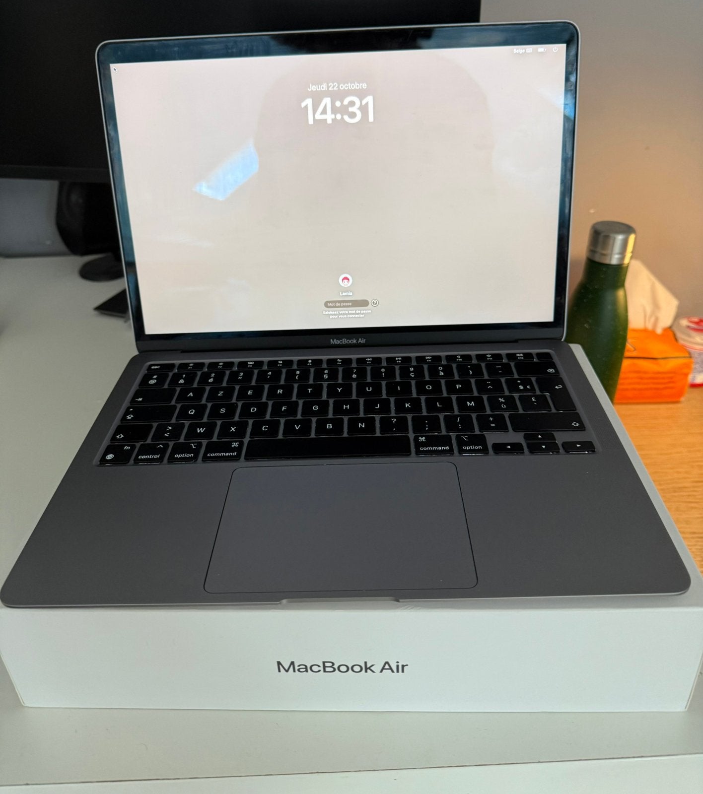 Macbook air M1 2020, Computers en Software, Ophalen, Zo goed als nieuw, MacBook