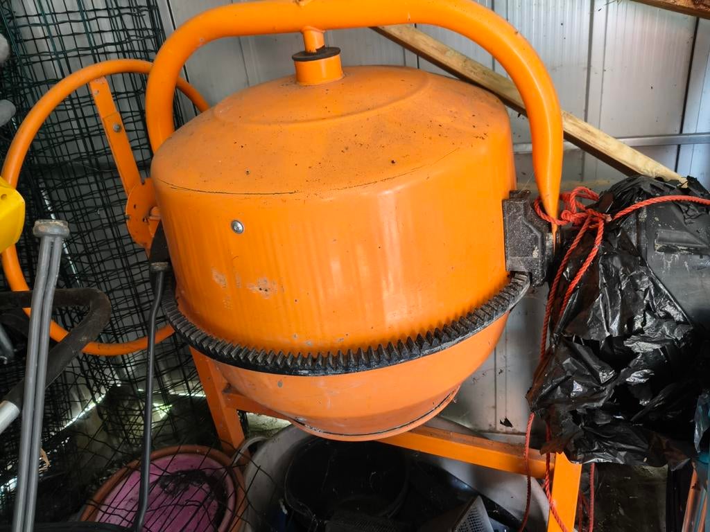 Betoneuse en très bon état., Bricolage & Construction, Enlèvement, Comme neuf