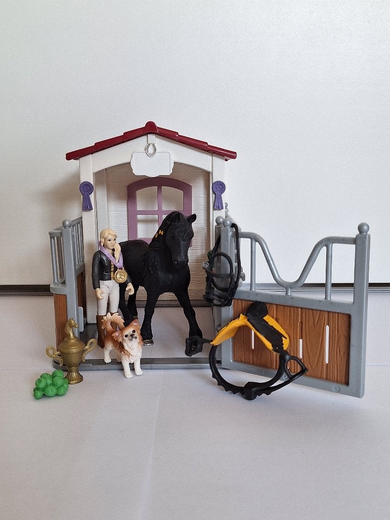 Schleich Paardenstal met Horse Club Tori & Pricess (42437), Kinderen en Baby's, Ophalen, Zo goed als nieuw