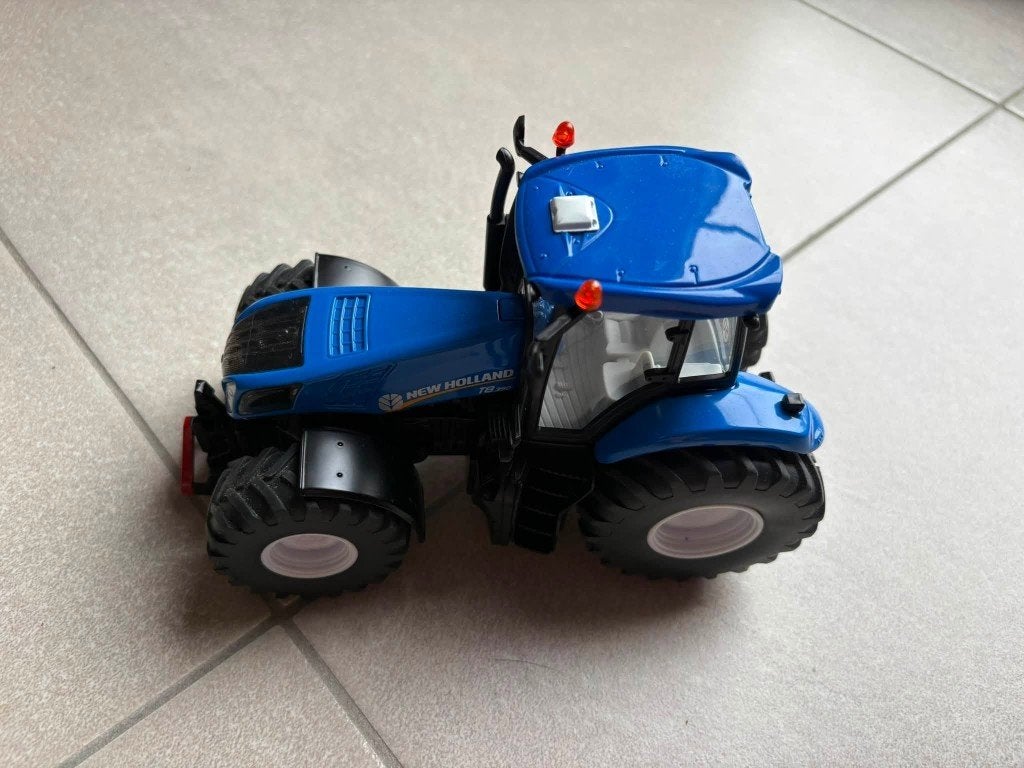 SIKU, Tracteur New Holland, 1:32, Enlèvement, Comme neuf, Tracteur et Agriculture, SIKU