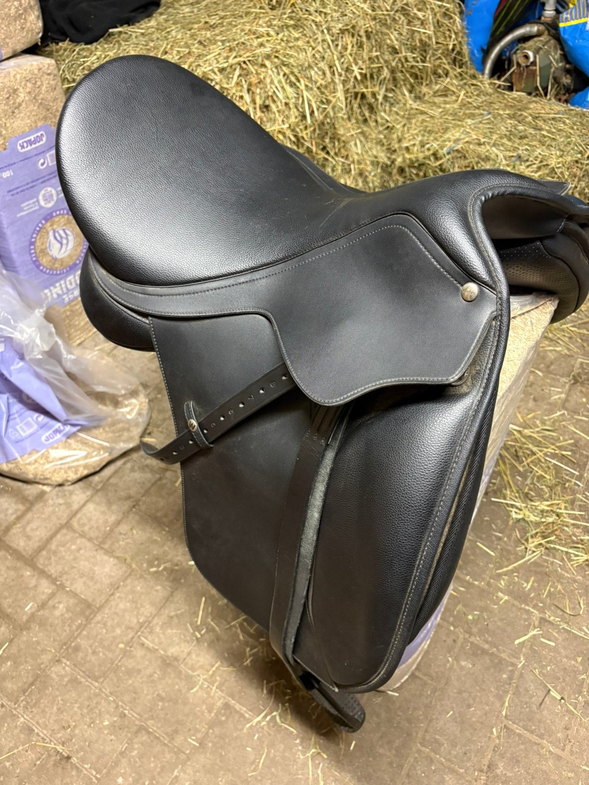 Wintec dressuur zadel 17”, Enlèvement, Comme neuf, Wintec, Dressage