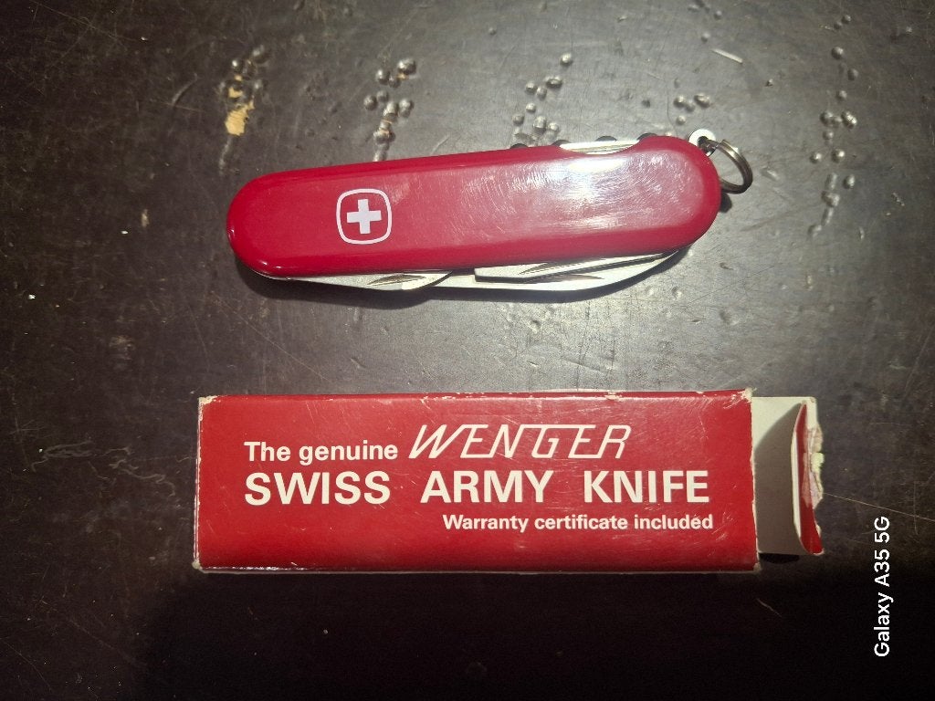 veritable couteau suisse, Caravanes & Camping, Enlèvement ou Envoi, Neuf
