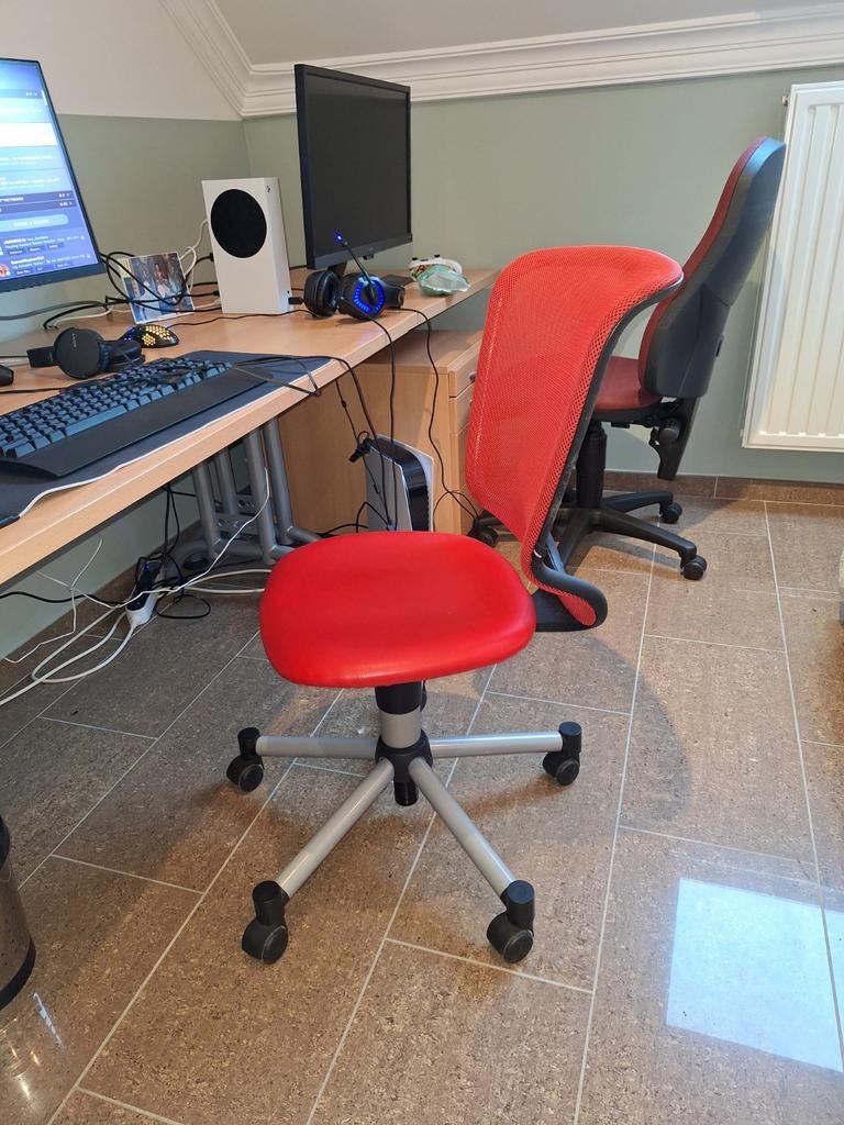 Kinder bureaustoel TOPSTAR in topstaat, Ophalen, Zo goed als nieuw, Rood, Bureaustoel