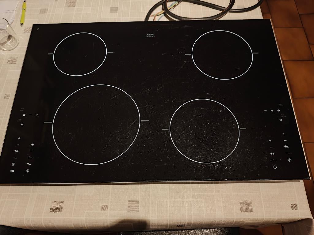 Atag inductiekookplaat 4 kookzones 77cm breed HI7071AUU A01, Elektronische apparatuur, Ophalen, Gebruikt, 4 kookzones, Inbouw