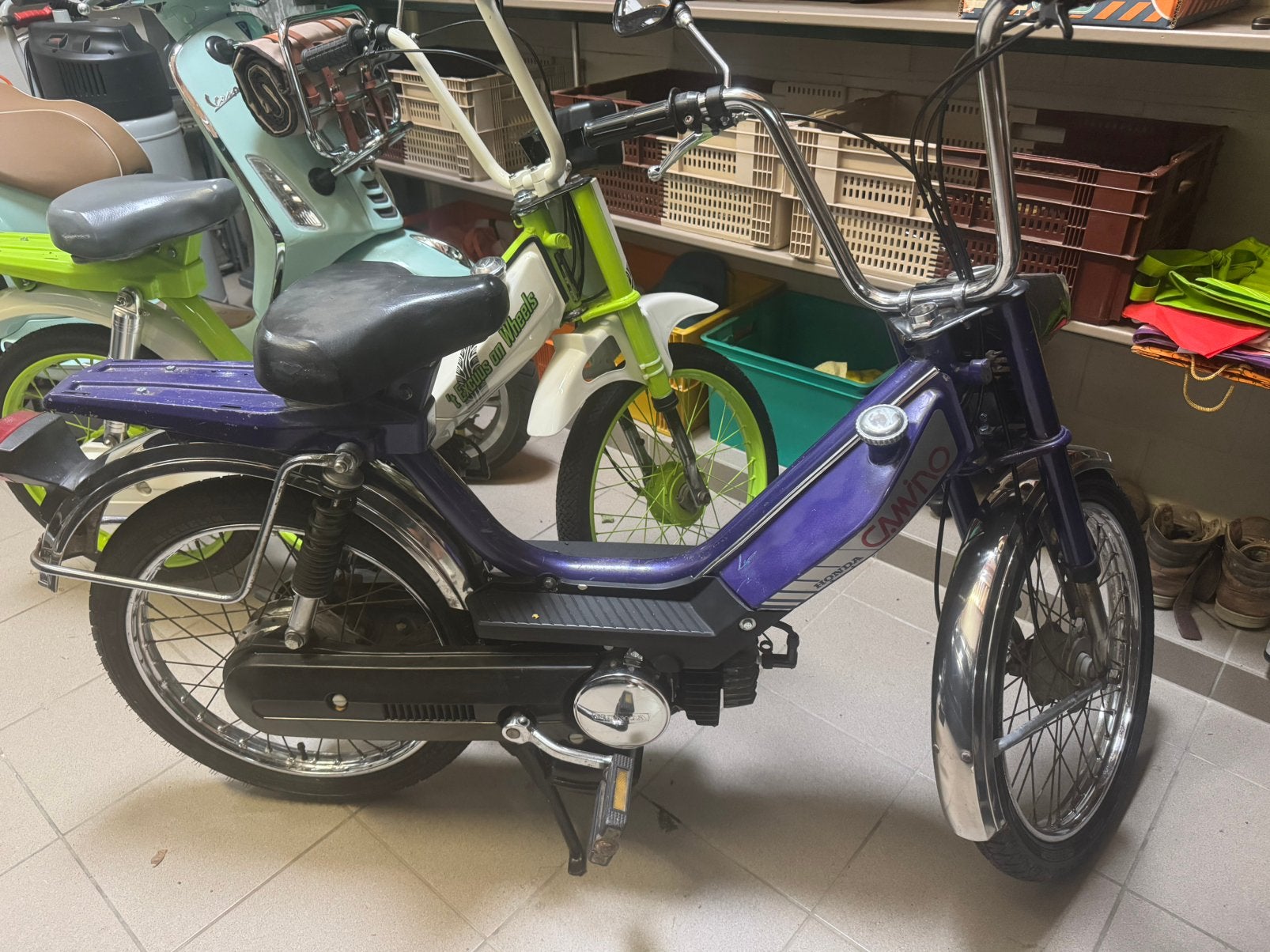 Honda Camino paars, Enlèvement, Utilisé