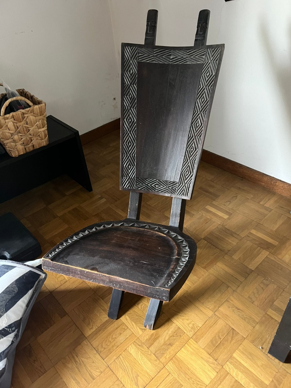 Twee Afrikaans stoelen, Antiek en Kunst, Bruin, Afrika, Handgemaakt, Houtsnijwerk