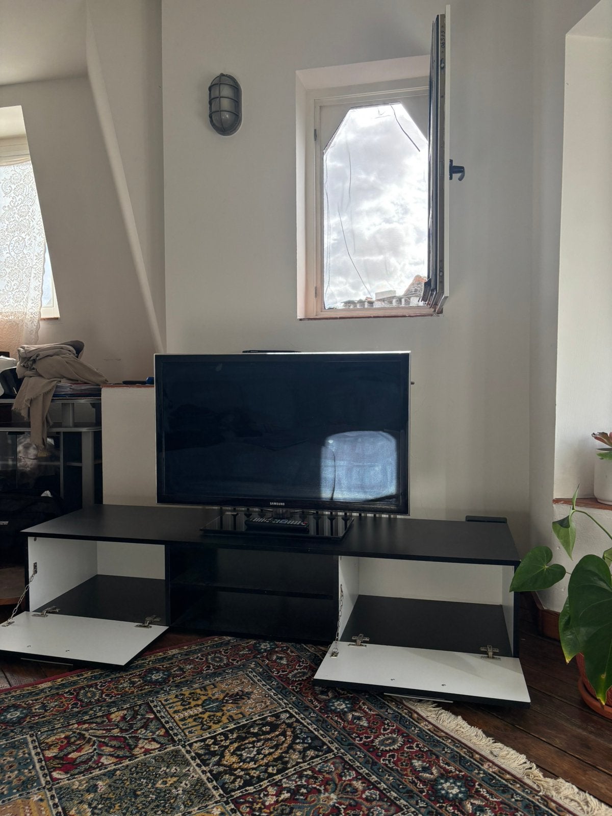 Tv-meubel, Gent