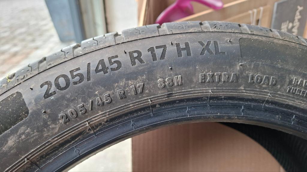 4 pneus CONTINENTAL été, EcoContact6 205/45 R17 88H XL, Autos : Pièces & Accessoires, Pneus & Jantes, Enlèvement
