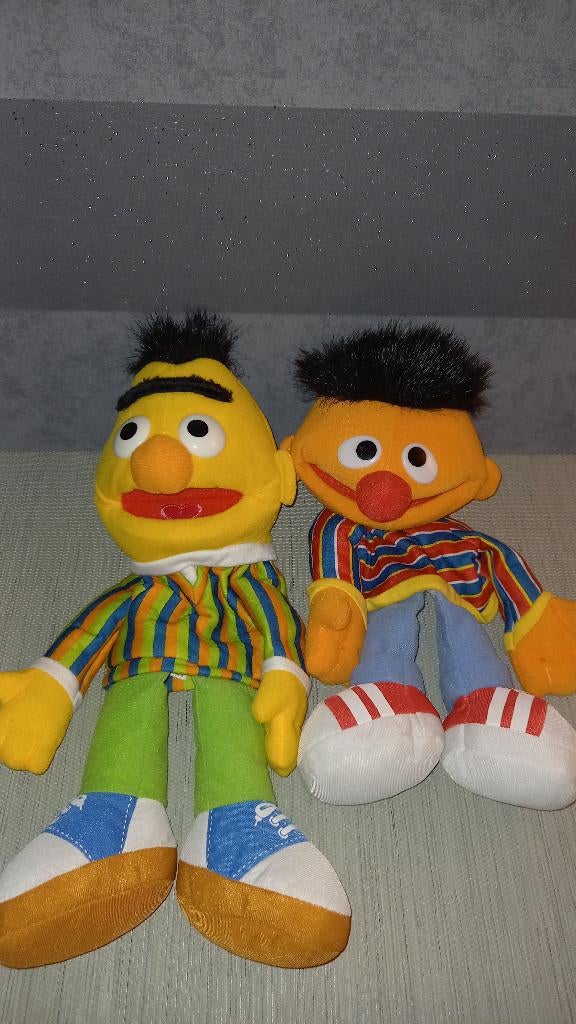 Bert & Ernie handpoppen, Kinderen en Baby's, Speelgoed | Knuffels en Pluche, Ophalen of Verzenden, Zo goed als nieuw, Overige typen