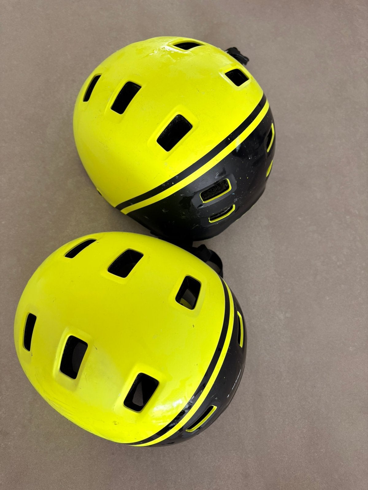 Btwin kinderfietshelm, Fietsen en Brommers, Ophalen, Zo goed als nieuw