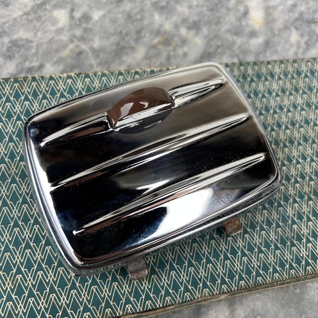 Asbak voor VW Cabriolet 1955 - 1967 Kever Bruine knop chroom, Auto diversen, Auto-accessoires, Gebruikt, Ophalen of Verzenden