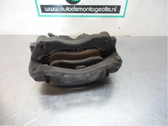 Remklauw (Tang) links-voor van een Opel Movano (Movano 10-), Auto-onderdelen, Remmen en Aandrijving, Opel, Gebruikt, 3 maanden garantie