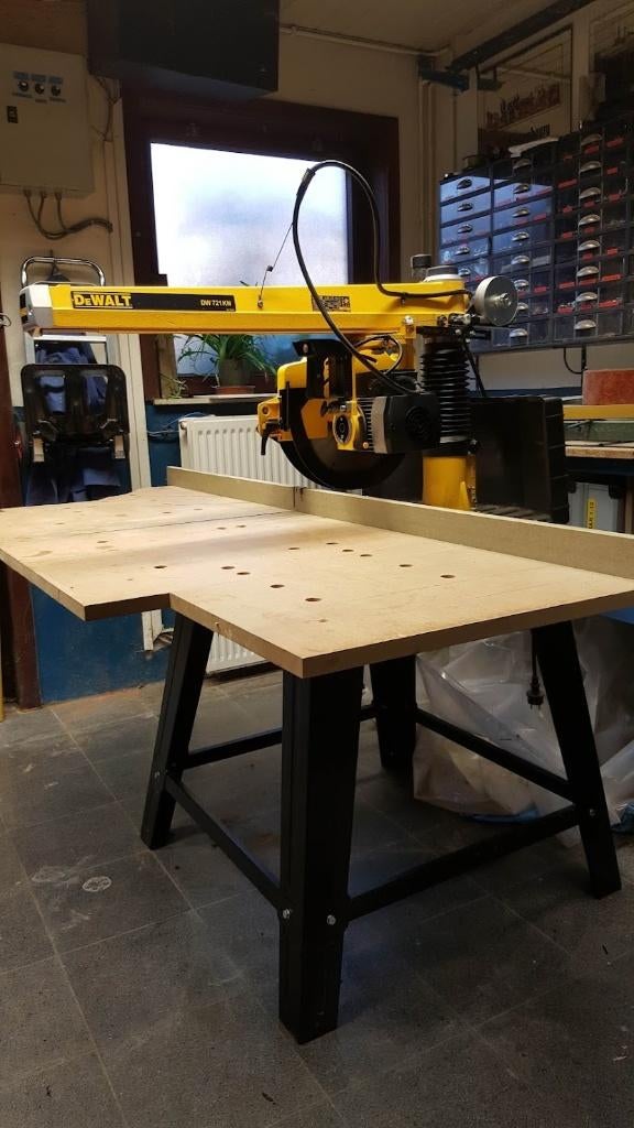 DEWALT PRO GEEL, 600 à 1200 watts, 30 à 70 mm, Comme neuf, Enlèvement