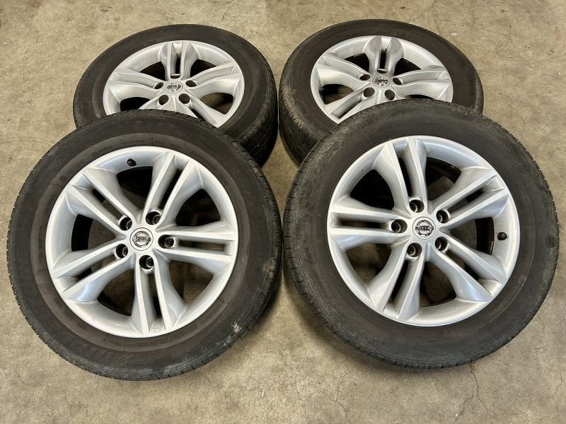 17 inch originele velgen + zomerbanden Nissan Qashqai velgen, Autos : Pièces & Accessoires, Pneus et Jantes, 215 mm, Pneus été
