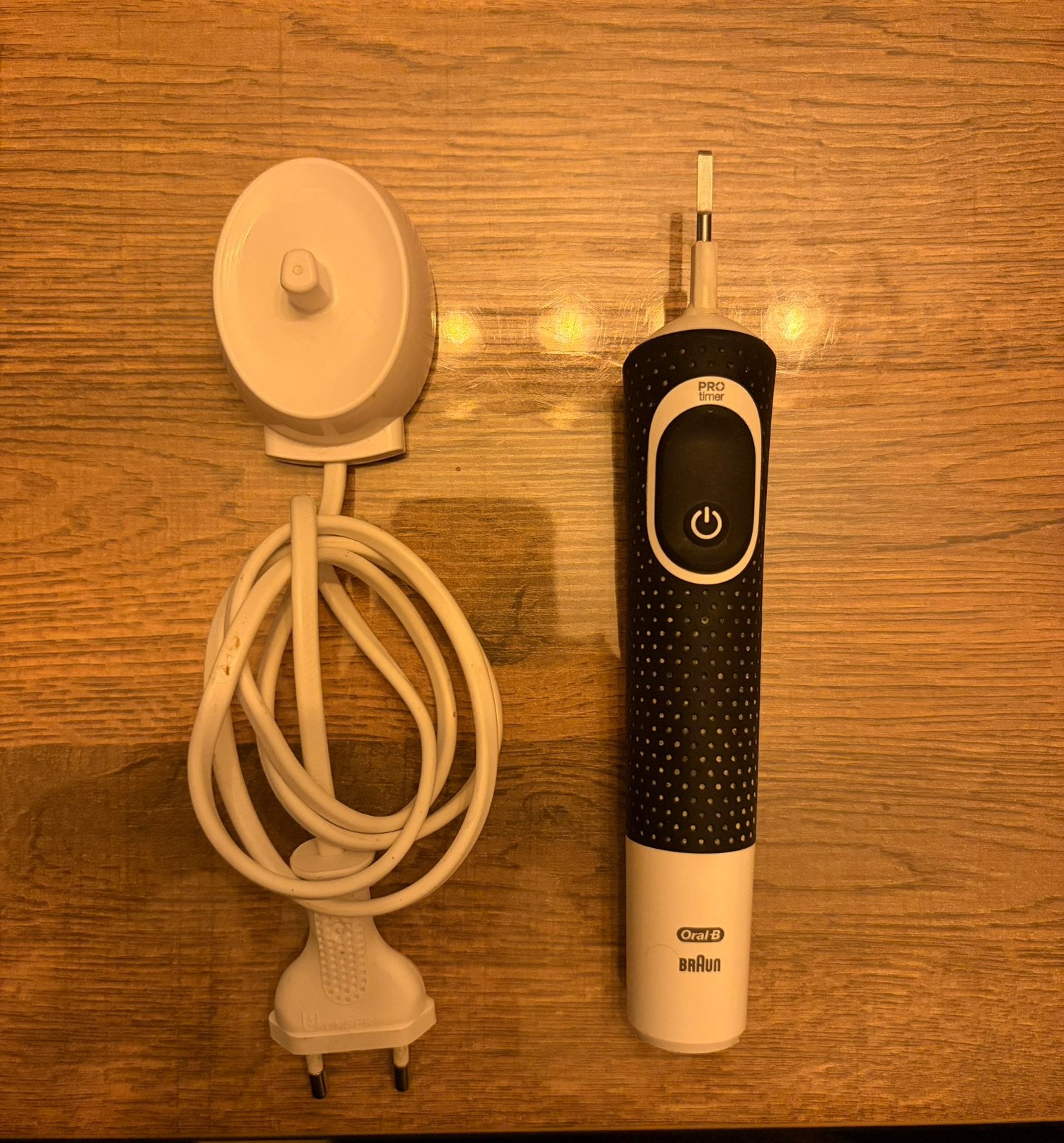 Brosse à dent électrique - Braun Oral B, Handtassen en Accessoires, Ophalen of Verzenden, Zo goed als nieuw