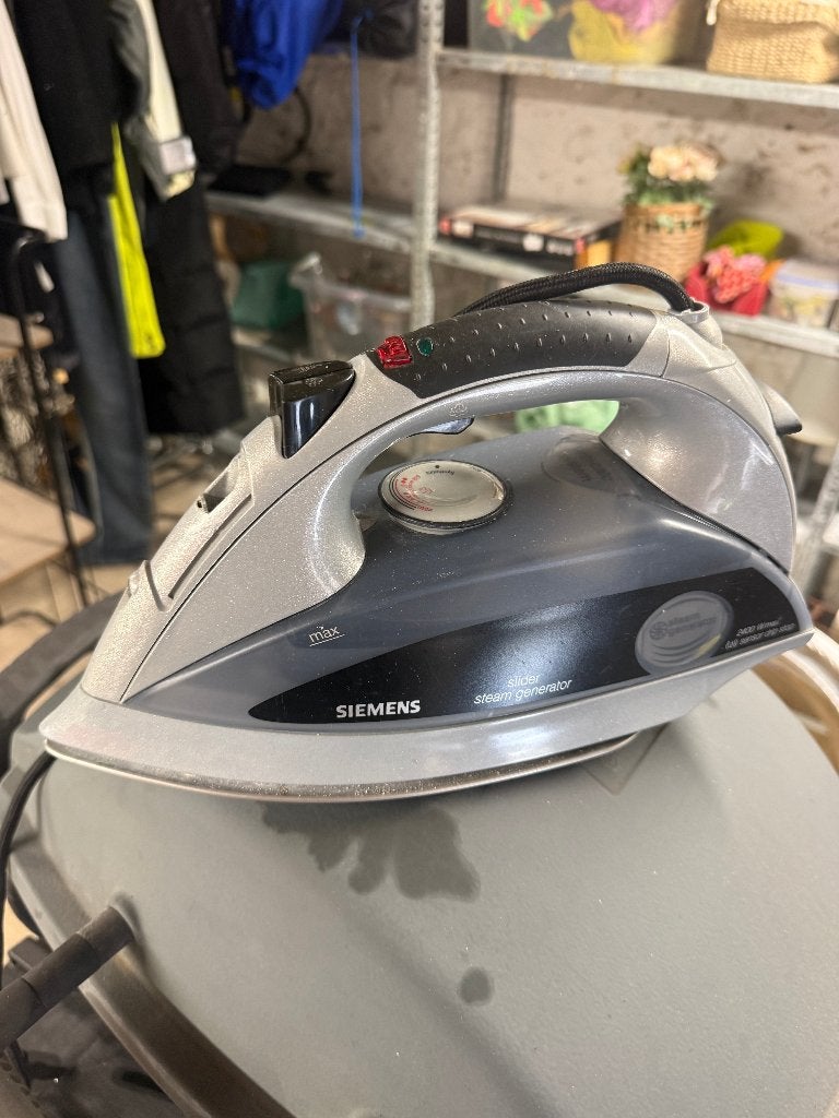 Fer à repasser vapeur Siemens, Enlèvement, Comme neuf, Fer à repasser avec cordon