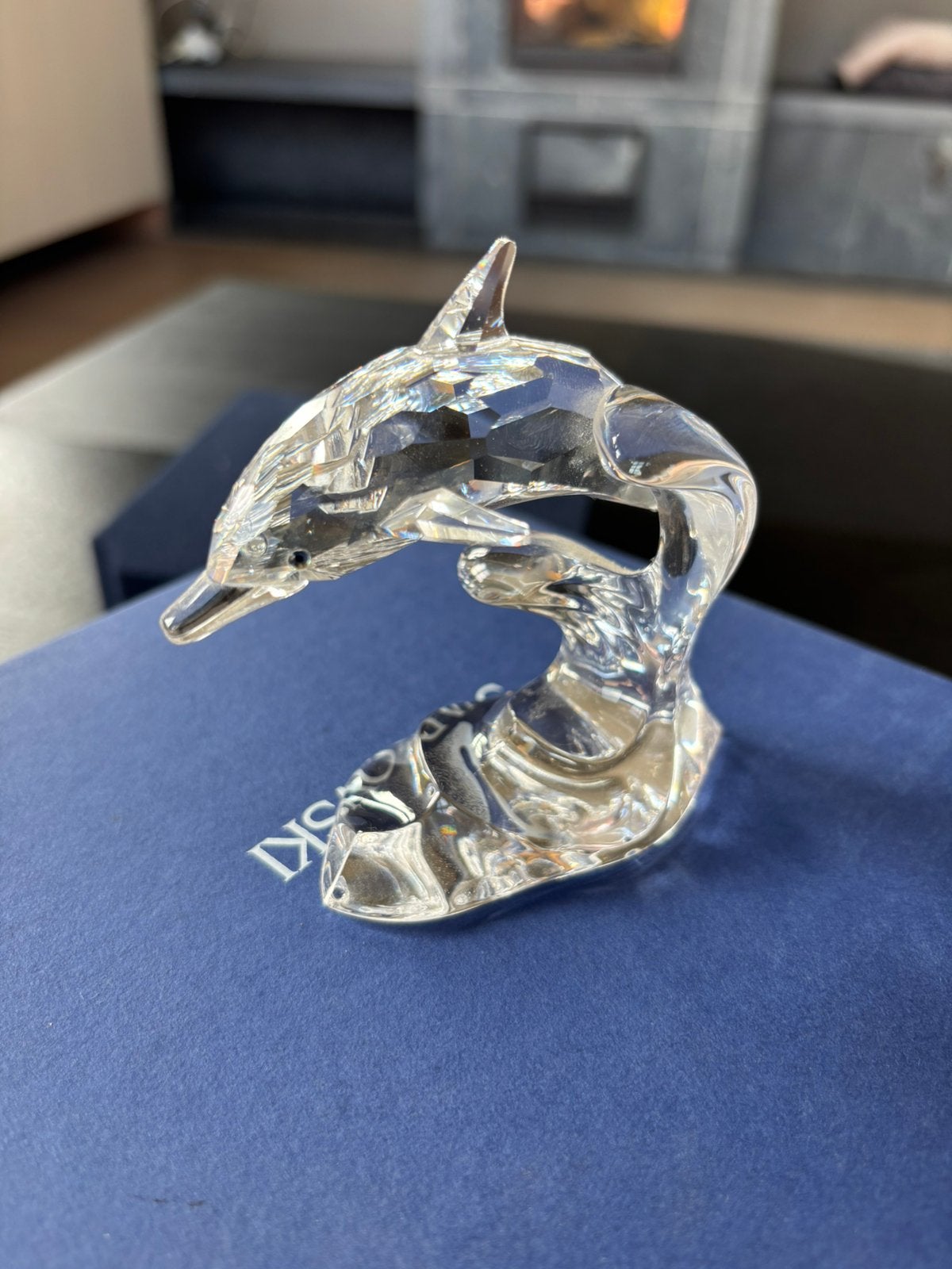 Swarovski Dolphin on a Wave 190365, staart afgebroken, Verzamelen, Ophalen of Verzenden, Gebruikt, Figuurtje
