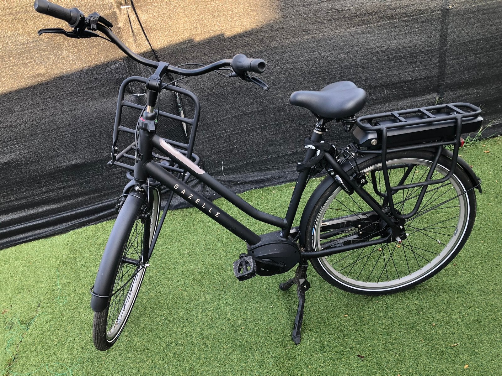 Elektrische dames fiets te koop 500€, Fietsen en Brommers, Elektrische fietsen, Nieuw, Ophalen of Verzenden, 59 cm of meer, 50 km per accu of meer