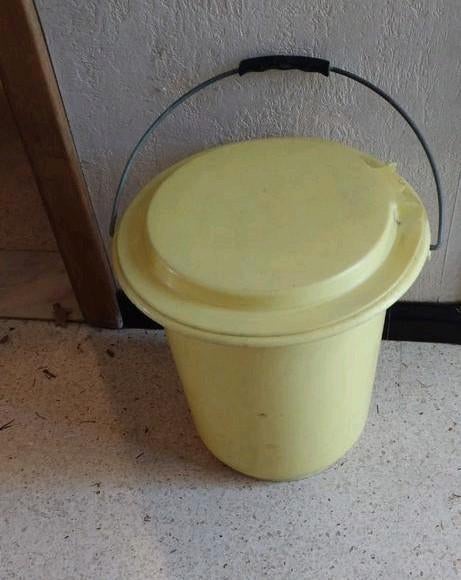 Seau de toilette vintage, Maison & Meubles, Seaux, Enlèvement, Utilisé, Synthétique, Avec poignée