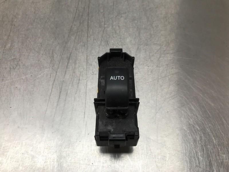 RAAMSCHAKELAAR Toyota Corolla Verso (E12) (01-2001/05-2004), Gebruikt, Toyota