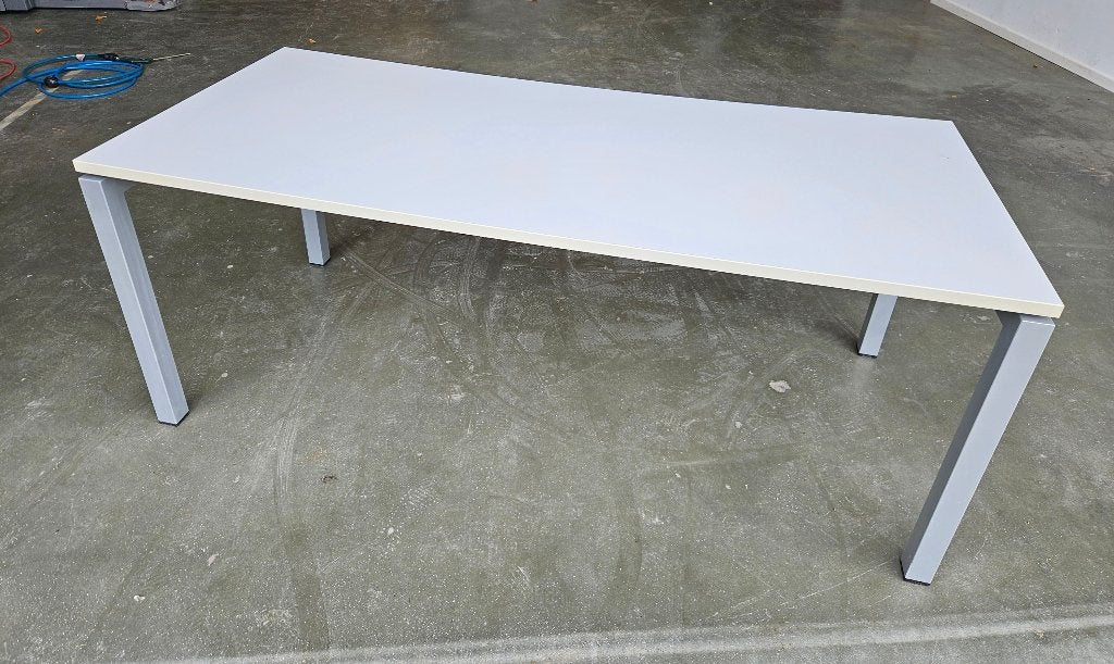 Rechthoekige bureautafel met stalen structuur, melamine blad, Ophalen, Hout